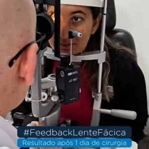 Hoje compartilhamos o resultado após 1 dia de cirurgia da paciente Natália Andrade.  A paciente apresentava 22 graus de miopia, que foram totalmente corrigidos com a cirurgia.  A cirurgia foi realizada ao vivo na Clínica CEO – Centro de Excelência em Oftalmologia, pelo especialista Dr. Leonardo Torquetti.  O procedimento fez parte de um dia de capacitação para profissionais de toda a América Latina, realizado em parceria com a @mediphacos.  Um momento de troca de conhecimento, inovação e excelência na oftalmologia. ✨
